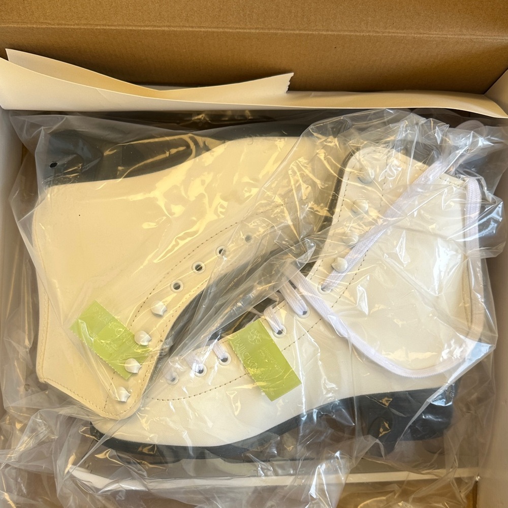 Women's Cream Ice Skates